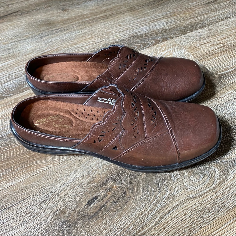 Easy‎ Street Shoes Women’s Size 8.5WW Brown Slip On